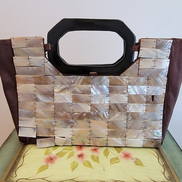 Mad by Design Shell Handbag - Picture 8 of 11